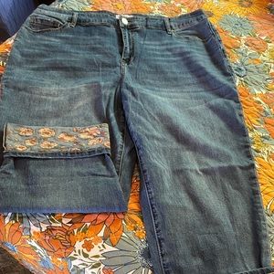 Size 18 Lane Bryant capris with super cute stitching on cuffs.